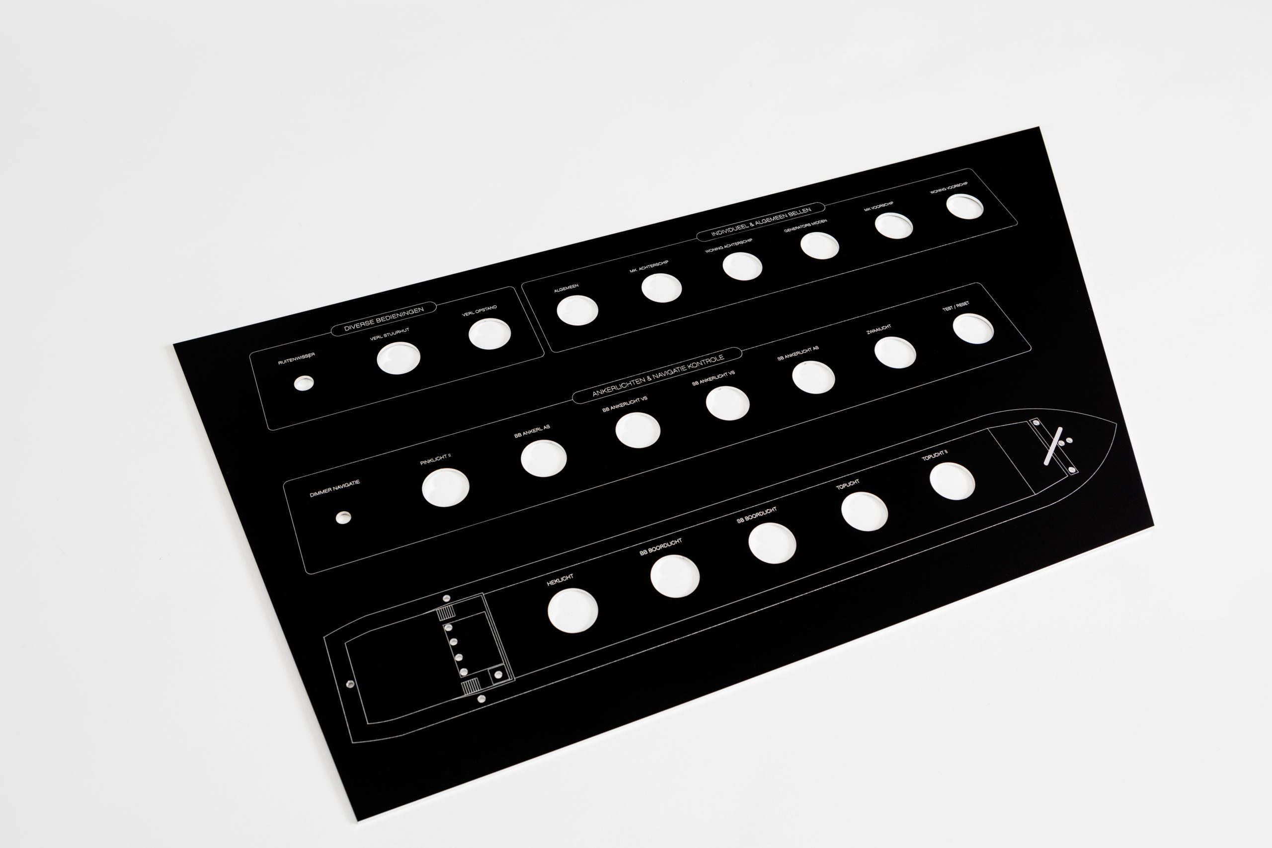 Frees en graveerwerk - Bedieningspaneel - metaal gravure