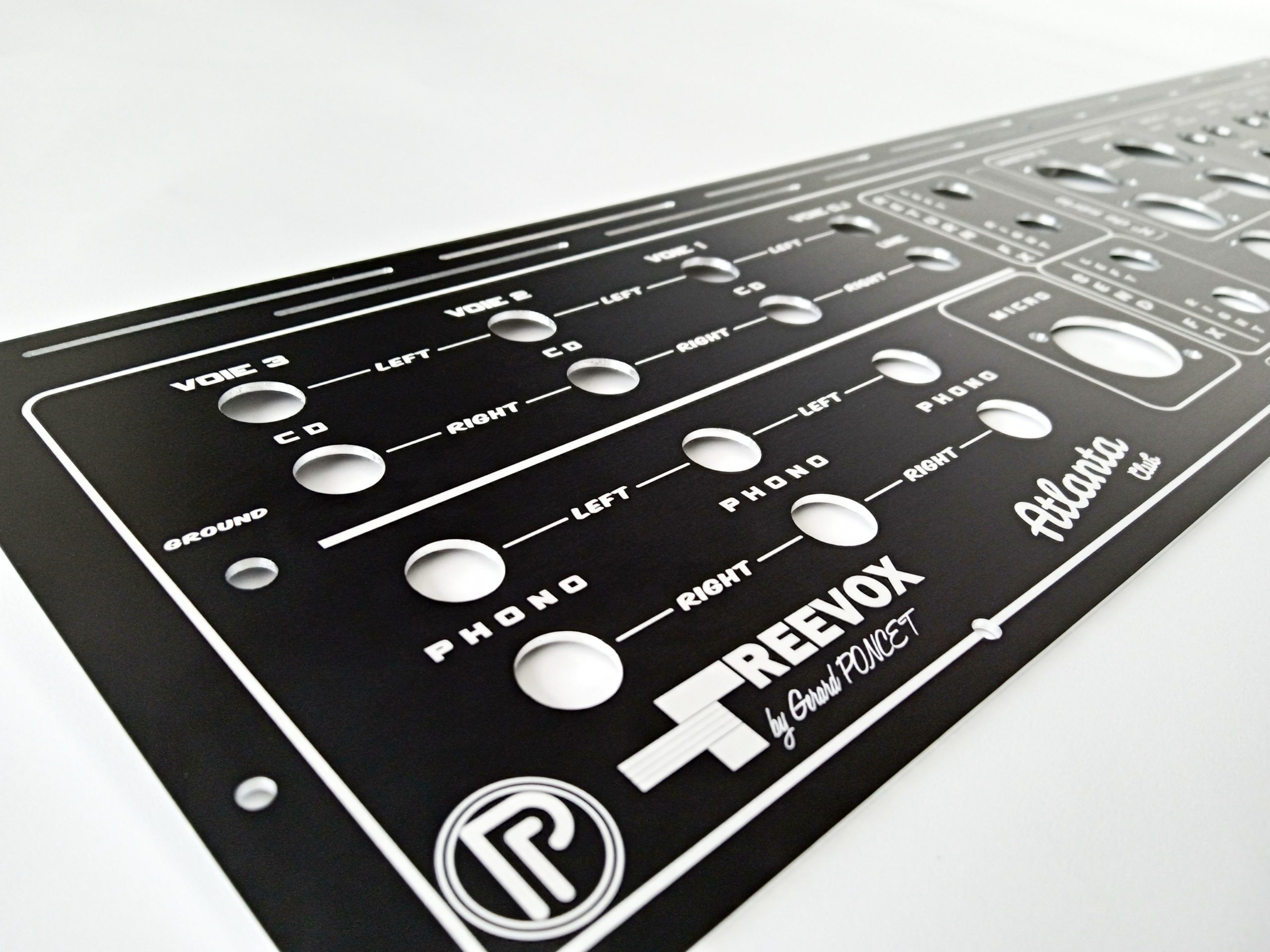 Aluminium - Frontpaneel - Lasergravure - Frezen - Sound and Vision	
